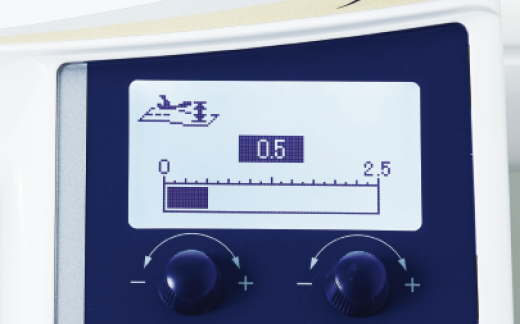The height of the presser foot can be set in increments of 0.1mm, allowing delicate adjustment according to materials.