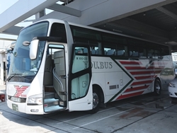 「ＹＯＵ．ＢＵＳ」ブランドバス外観